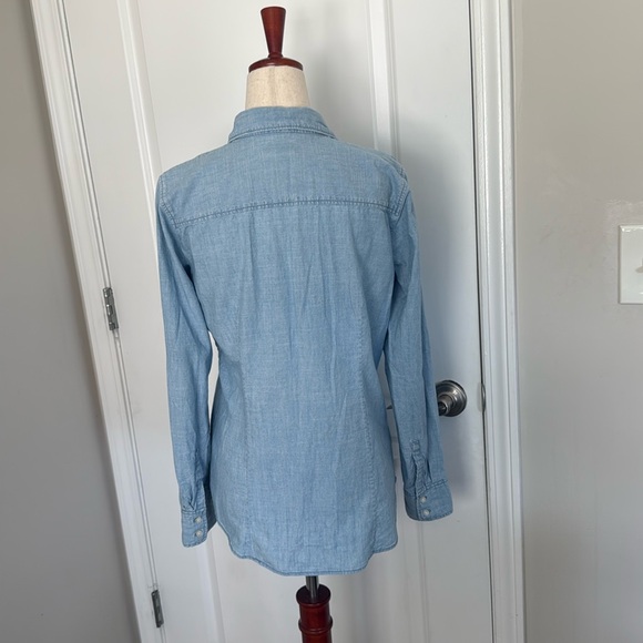 J.CREW Women’s Chambray Shirt (Size Small) - Picture 3 of 5